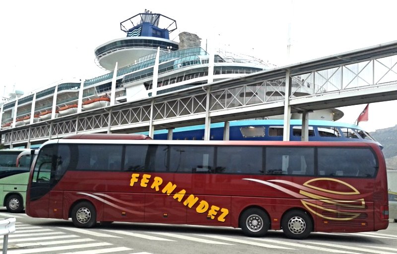 Autobuses Fernández bus de turismo con logo